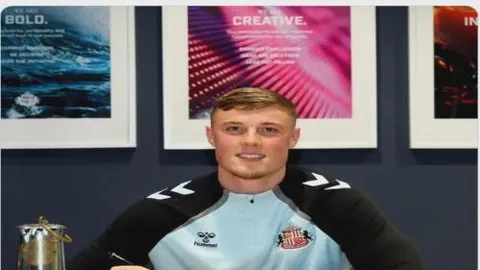 雷迪克多面手风采获赞：球员到教练角色过渡自如